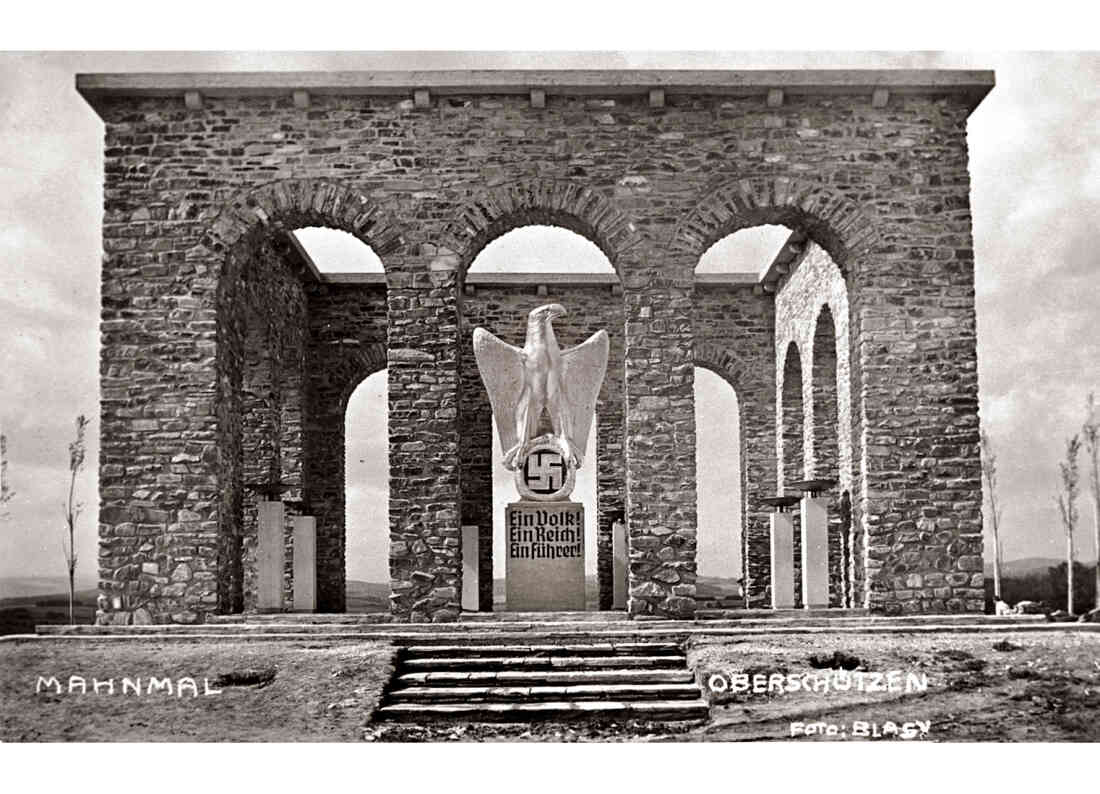 "Anschlussdenkmal" mit Adler in Oberschützen