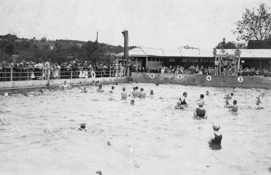 Neueröffnung des Oberschüzer Schwimmbads