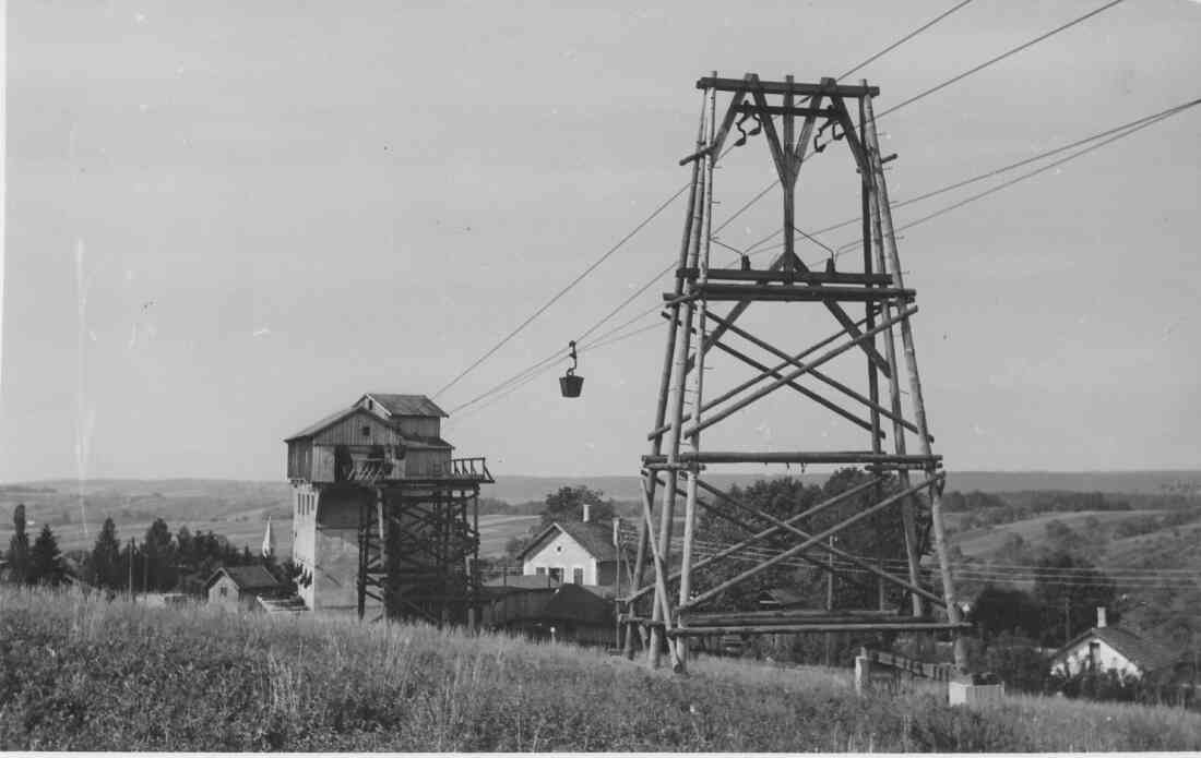 Seilbahn für Kohletransport vom Bergwerk Tauchen bis zur Verladestation am Bahnhof Oberschützen