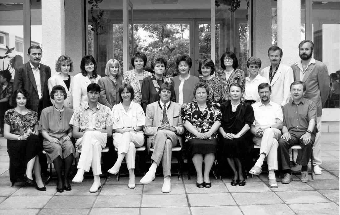 Direktor Heinz Posch mit Lehrkörper der Hauptschule Oberschützen 1991