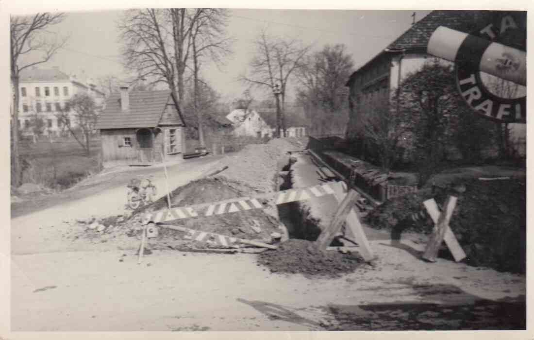 Bau der Wasserleitung