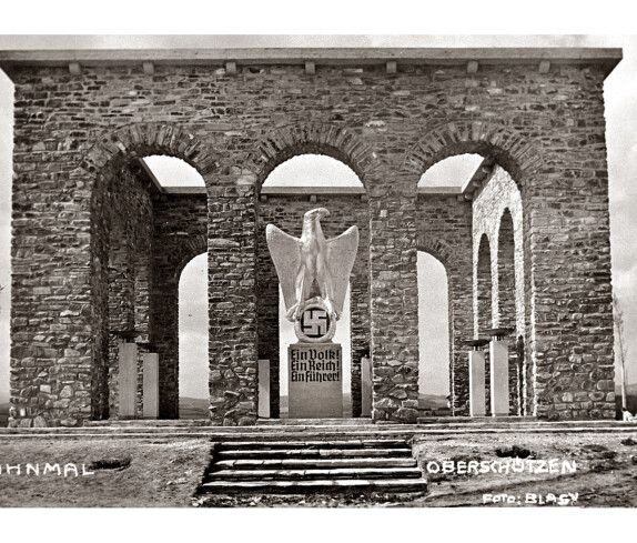 "Anschlussdenkmal" mit Adler in Oberschützen