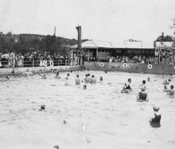 Neueröffnung des Oberschüzer Schwimmbads