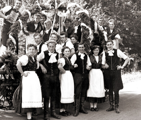 Oberschützer Volkstänzer 2 beim Erntedankfest in Bad Tatzmannsdorf