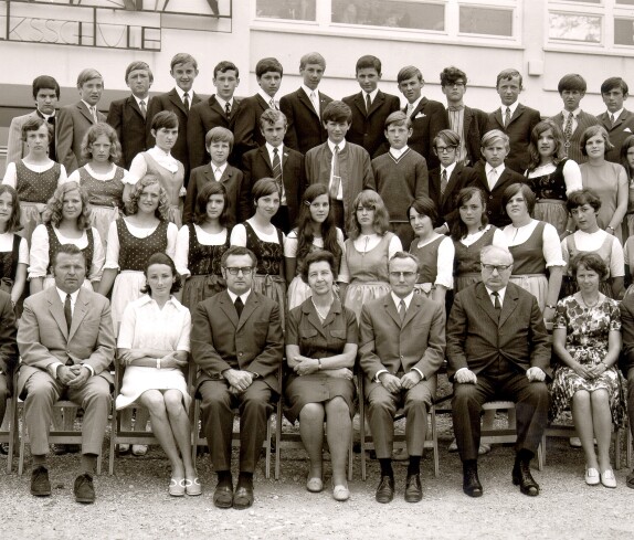 4. Klasse der 1966 eröffneten neuen Hauptschule in Oberschützen, Direktor Hans Bundschuh