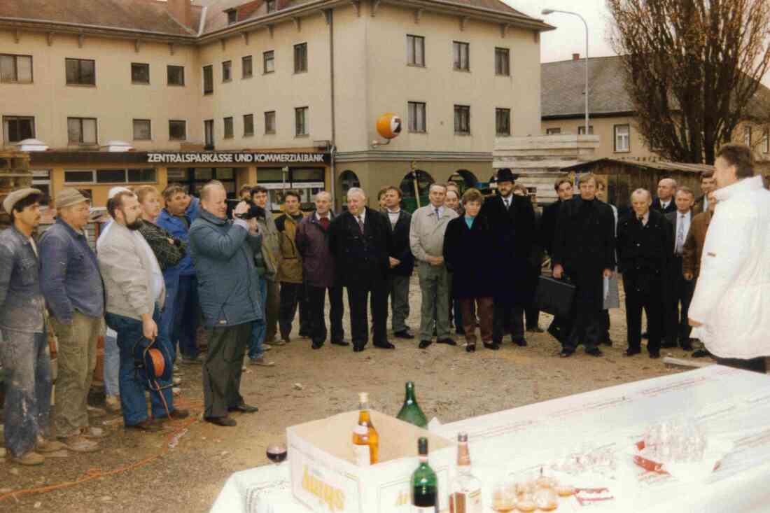 Dezember 1992 - Gleichenfeier Gemeindeamt - Raiffeisen